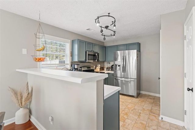 1061 Daventry Crossing, Woodstock, GA 30188