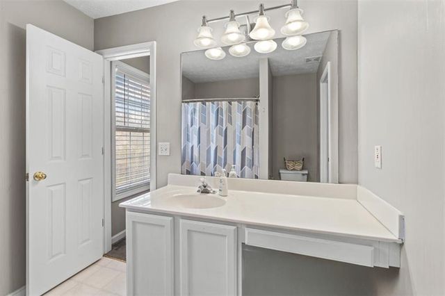 1061 Daventry Crossing, Woodstock, GA 30188