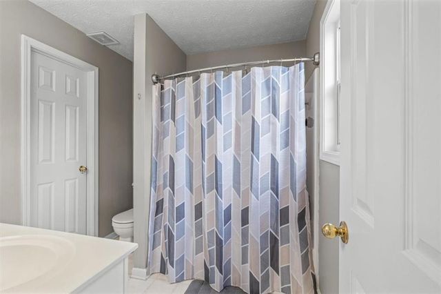 1061 Daventry Crossing, Woodstock, GA 30188