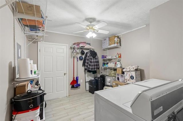 1061 Daventry Crossing, Woodstock, GA 30188