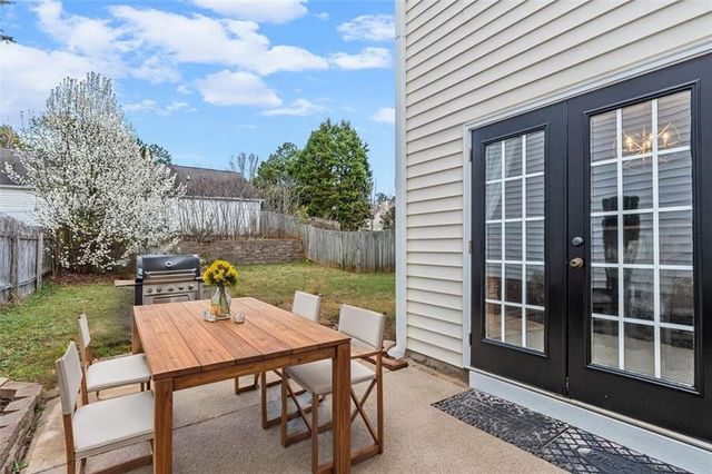 1061 Daventry Crossing, Woodstock, GA 30188