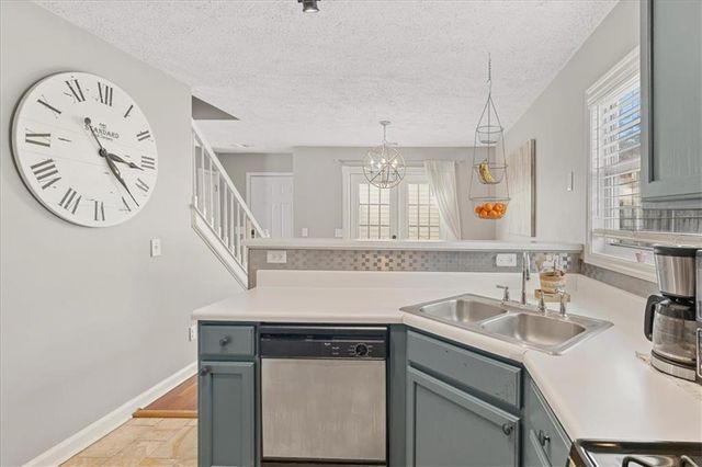 1061 Daventry Crossing, Woodstock, GA 30188