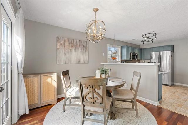 1061 Daventry Crossing, Woodstock, GA 30188