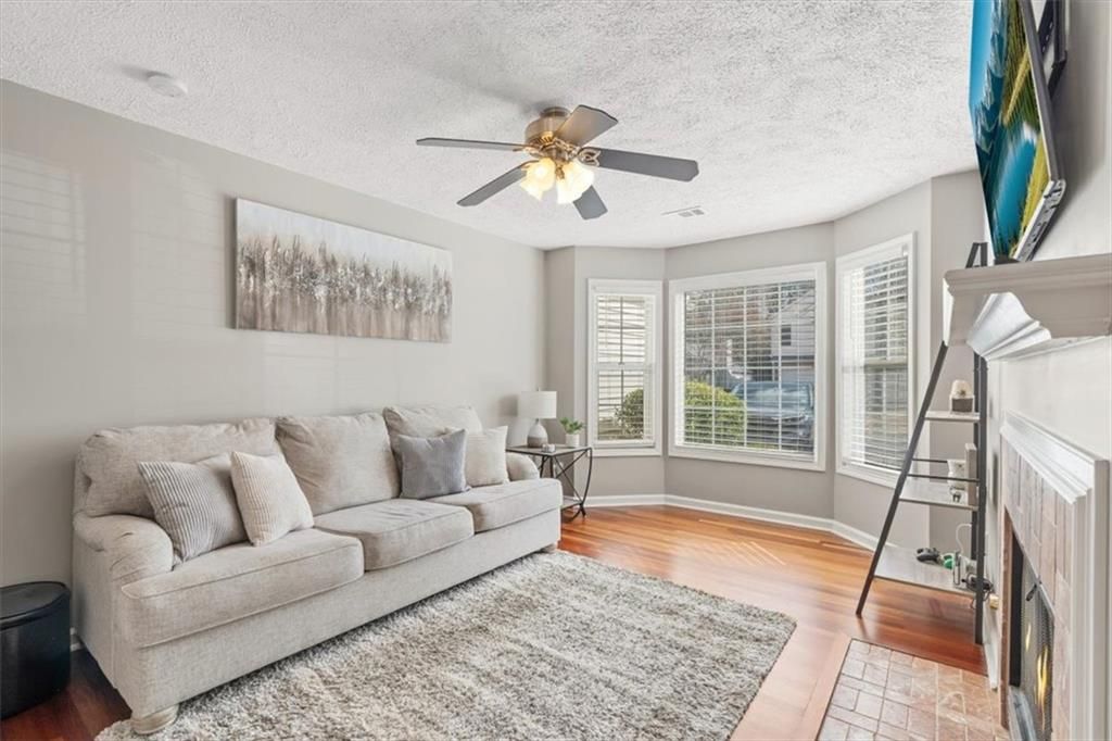 1061 Daventry Crossing, Woodstock, GA 30188