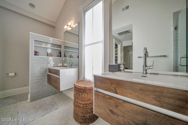 3321 Richard Ave, Louisville, KY 40206