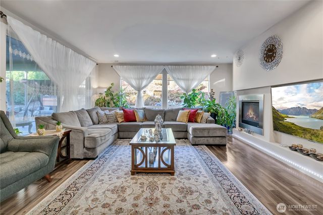 5812 S 326th Court, Auburn, WA 98001