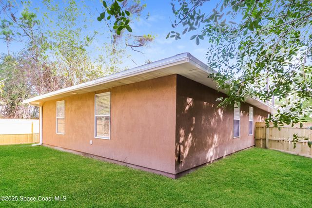 1545 20th Court SW, Vero Beach, FL 32962