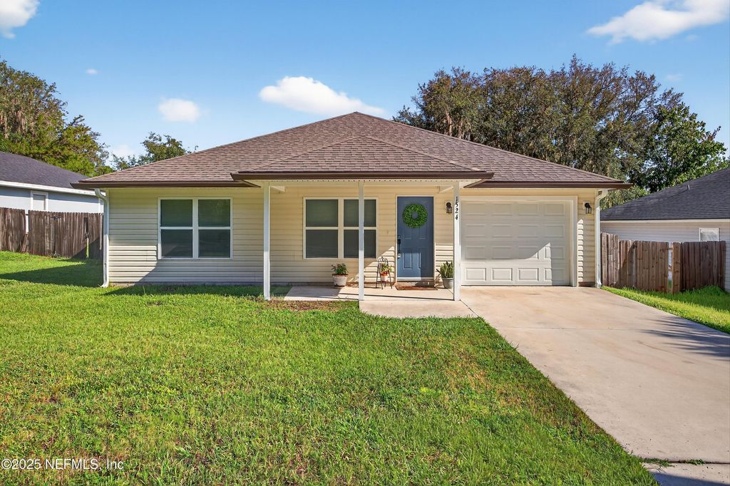 1524 CENTER Street, Green Cove Springs, FL 32043