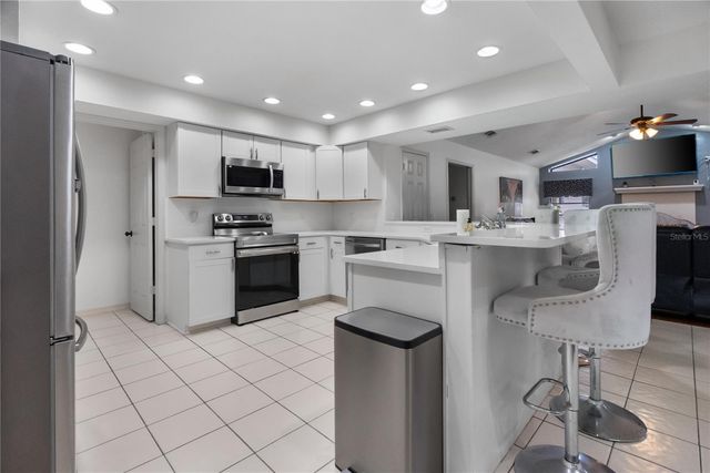 1619 PALACE COURT, Valrico, FL 33594