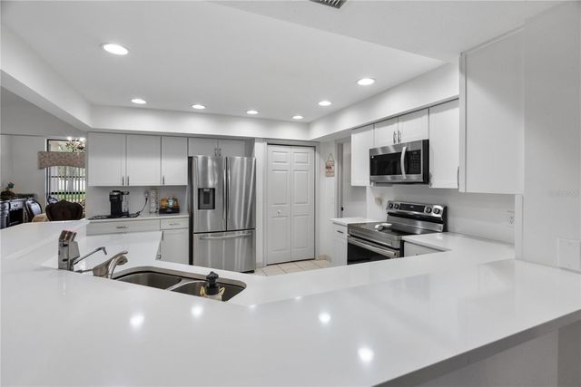 1619 PALACE COURT, Valrico, FL 33594