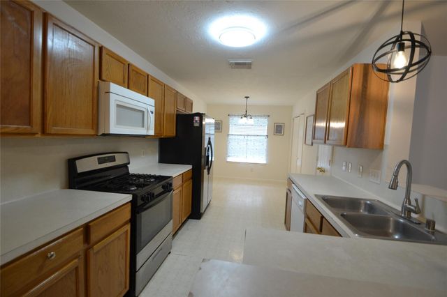 5126 Riverwood Drive, Richmond, TX 77469