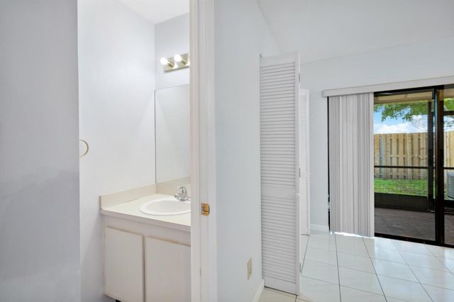 621 NW 105th Way, Pembroke Pines, FL 33026