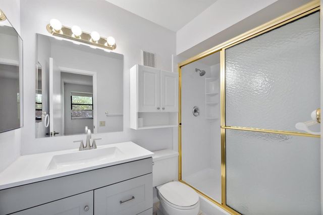 621 NW 105th Way, Pembroke Pines, FL 33026