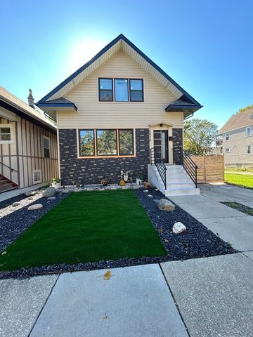 5915 W Iowa Street, Chicago, IL 60651