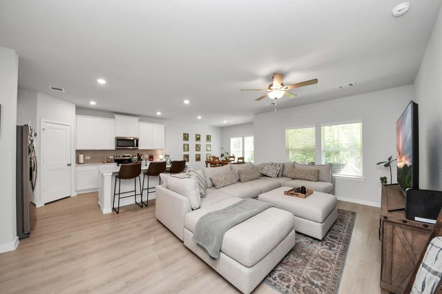 11779 Oakwood Ranch Drive, Willis, TX 77378