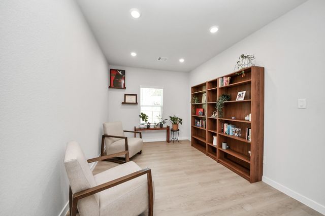 11779 Oakwood Ranch Drive, Willis, TX 77378