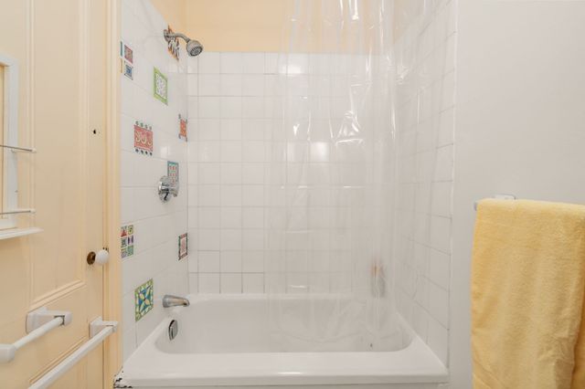 247 Chestnut St 2, Cambridge, MA 02139