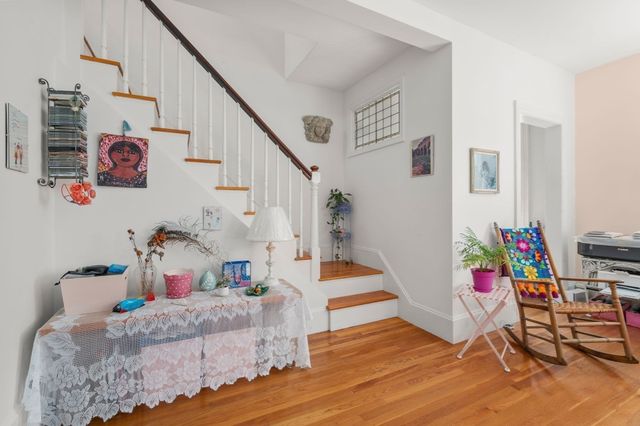 247 Chestnut St 2, Cambridge, MA 02139