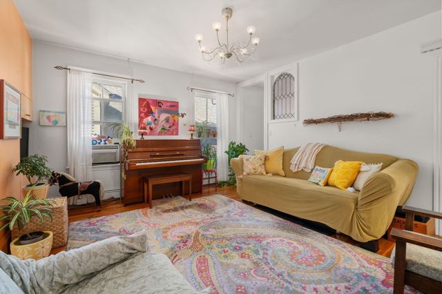 247 Chestnut St 2, Cambridge, MA 02139