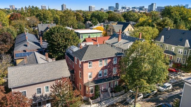 247 Chestnut St 2, Cambridge, MA 02139