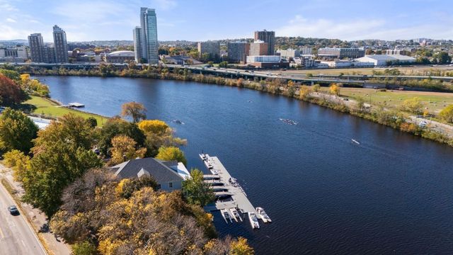 247 Chestnut St 2, Cambridge, MA 02139