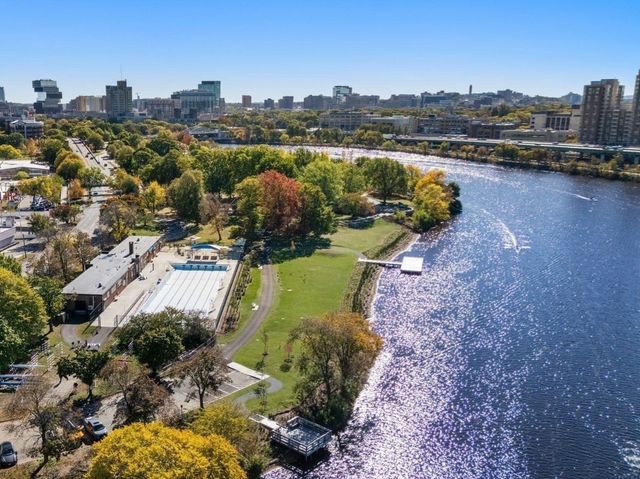 247 Chestnut St 2, Cambridge, MA 02139