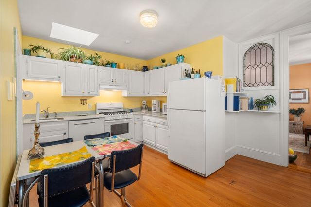 247 Chestnut St 2, Cambridge, MA 02139