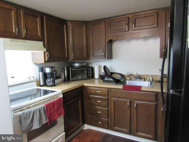 746 CHESTON AVE, Tullytown, PA 19007