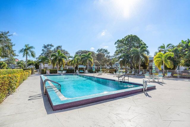 2929 SE Ocean Boulevard E 109-8, Stuart, FL 34996