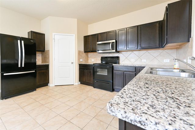 613 Pinnacle DR, Georgetown, TX 78626