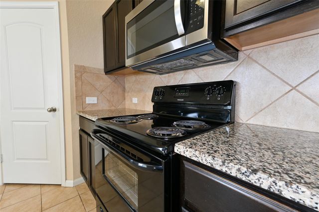 613 Pinnacle DR, Georgetown, TX 78626