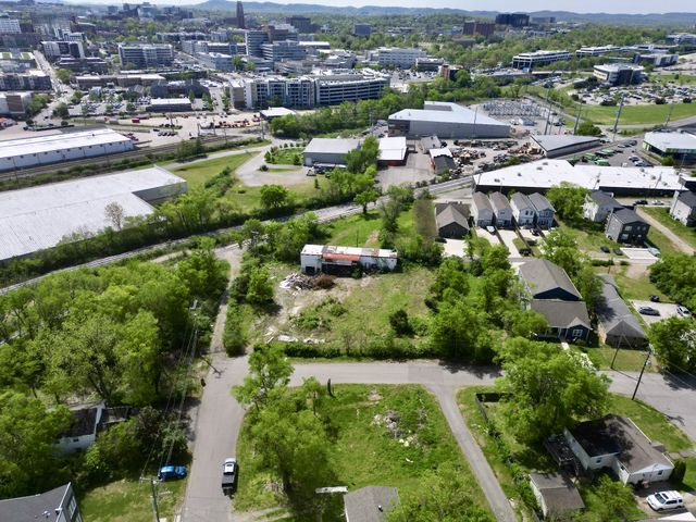 2305 Booker St, Nashville, TN 37208