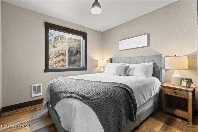 7809 E Bridger TRL, Harrison, ID 83833