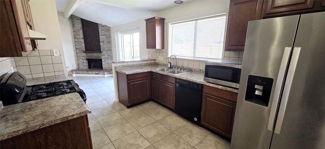 423 Capehill Drive, Houston, TX 77598