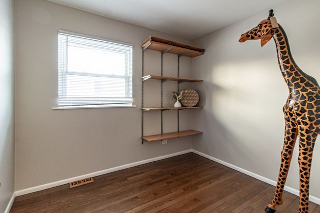 412 Northgate Road, Lindenhurst, IL 60046