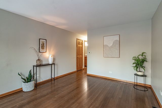 412 Northgate Road, Lindenhurst, IL 60046