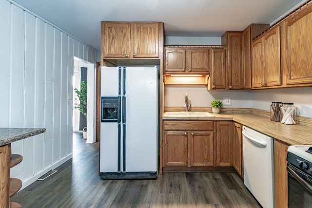 412 Northgate Road, Lindenhurst, IL 60046