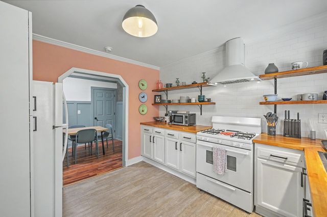 1940 Orangeburg Street, North Charleston, SC 29405