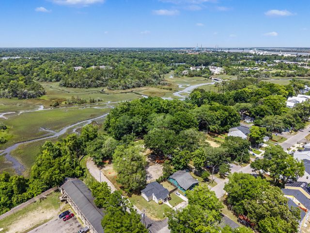 1940 Orangeburg Street, North Charleston, SC 29405