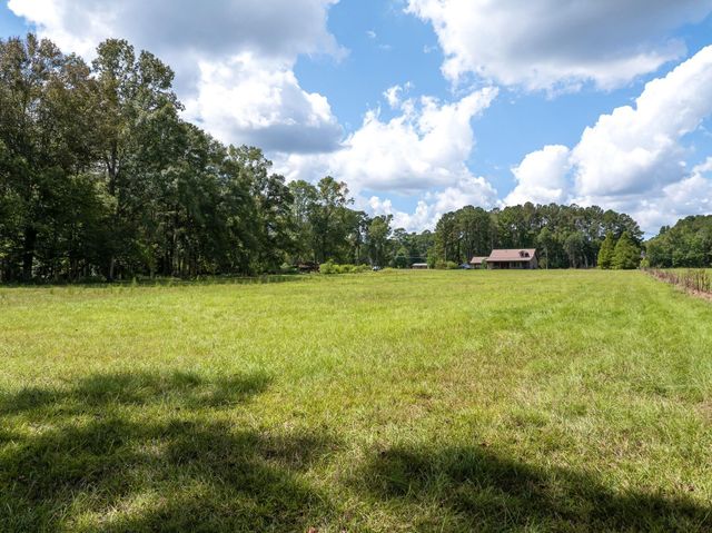 488 Rawls Springs Loop Rd., Hattiesburg, MS 39402