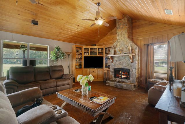 488 Rawls Springs Loop Rd., Hattiesburg, MS 39402