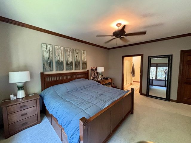 1423 Hidden Waters CIRCLE, West Bend, WI 53095