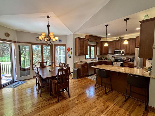 1423 Hidden Waters CIRCLE, West Bend, WI 53095