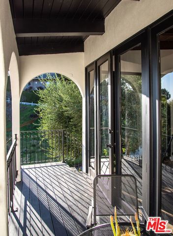 9265 Thrush Way, Los Angeles, CA 90069