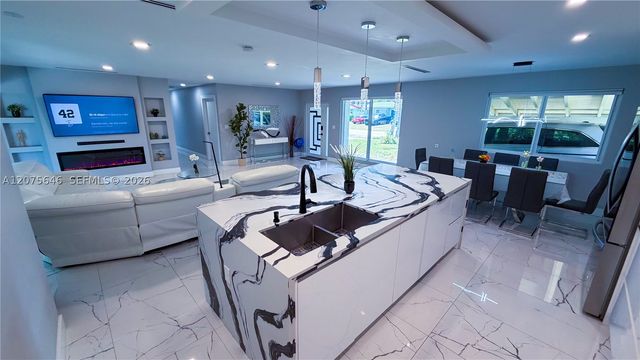 19705 NE 11th Ct 19705, Miami, FL 33179