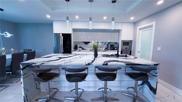 19705 NE 11th Ct 19705, Miami, FL 33179