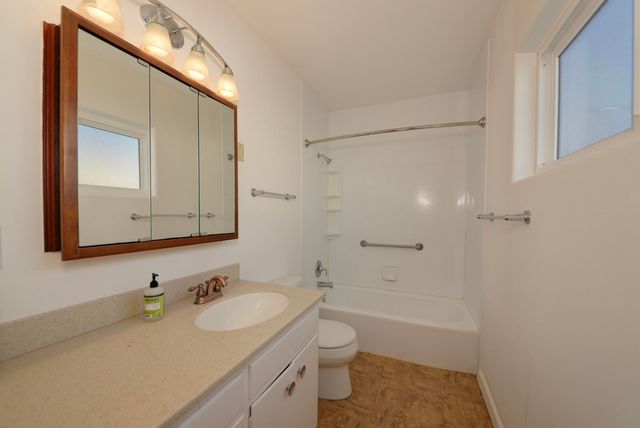 1511 Rita Drive NE, Albuquerque, NM 87106