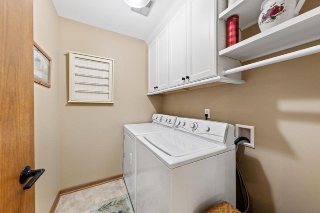 3320 N Knoll TERRACE, Wauwatosa, WI 53222