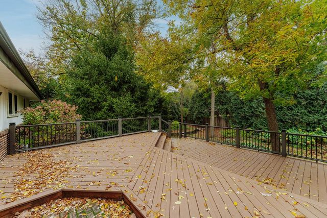 3320 N Knoll TERRACE, Wauwatosa, WI 53222