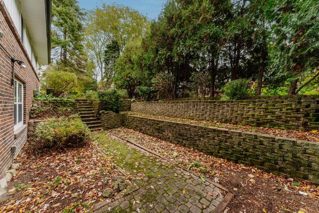 3320 N Knoll TERRACE, Wauwatosa, WI 53222